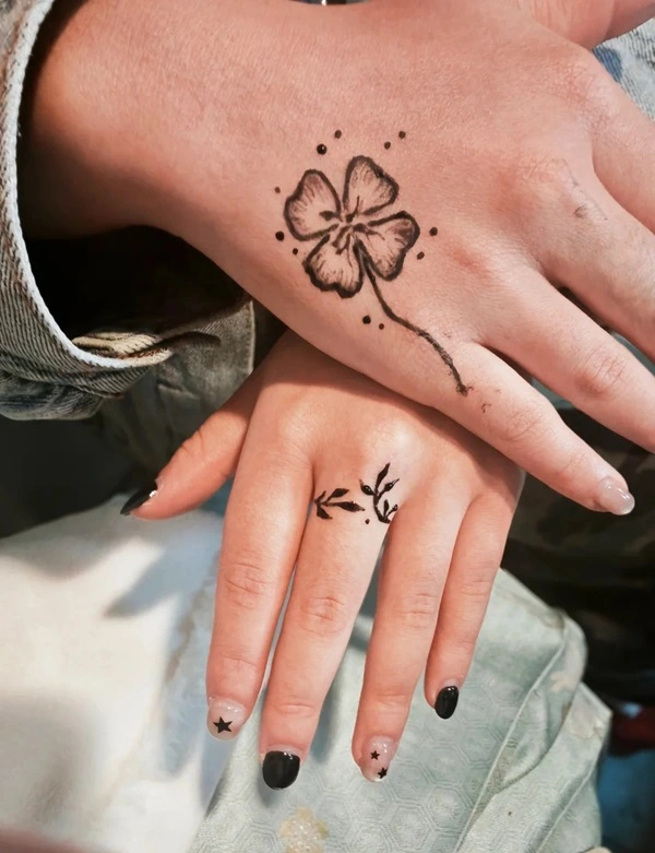 Hình xăm lucky charm nữ quyến rũ