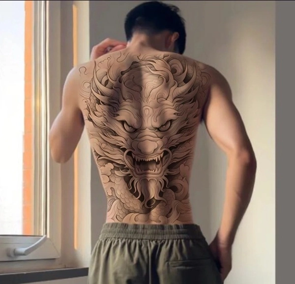 Hình xăm lưng phong thủy kín lưng