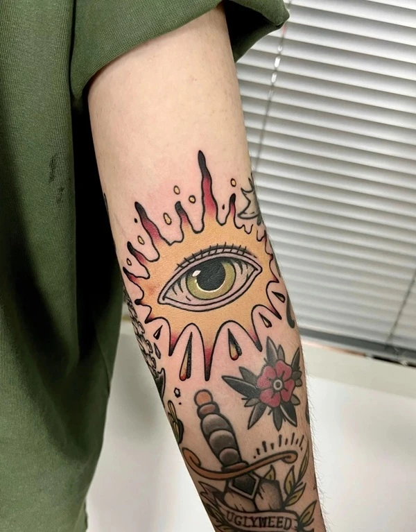 Hình xăm mắt thần nữ mang ý nghĩa bảo vệ