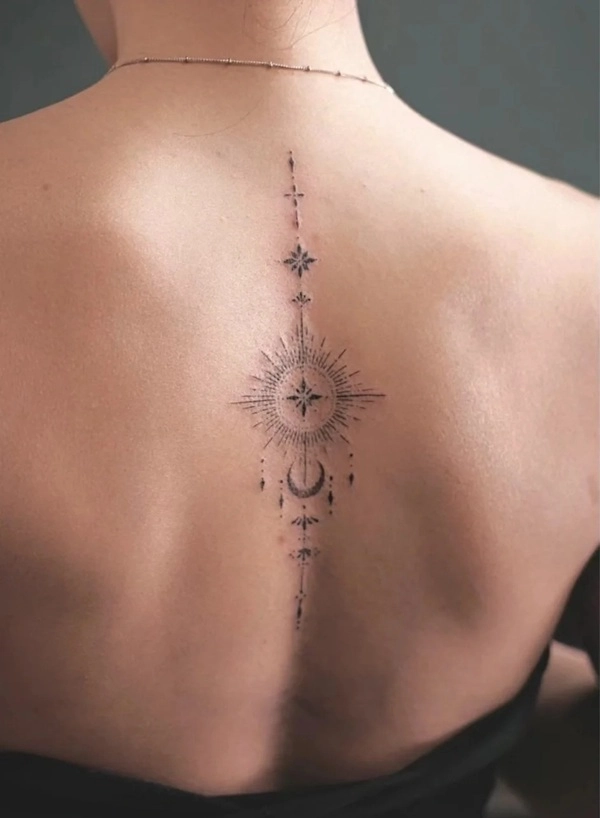 Hình xăm mặt trời phong thủy bản nhỏ tinh tế
