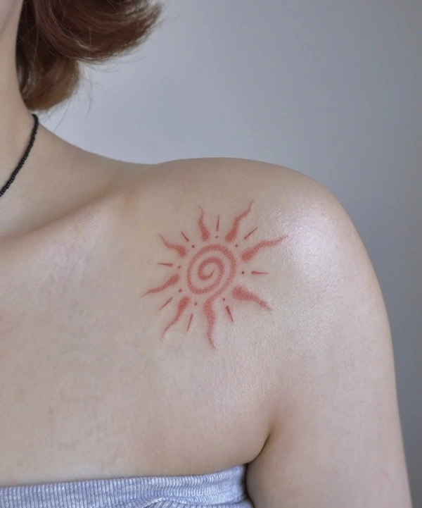 Hình xăm mặt trời phong thủy đẹp mạnh mẽ
