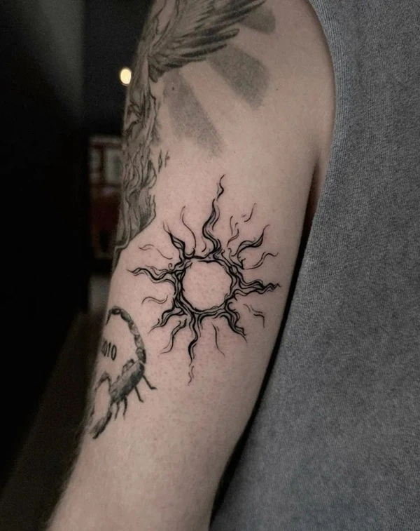 Hình xăm mặt trời phong thủy phong cách Hàn