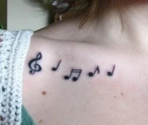 Hình xăm nốt nhạc nữ mang ý nghĩa tự do