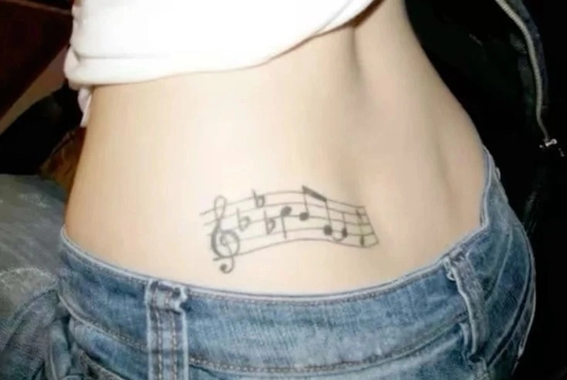 Hình xăm nốt nhạc nữ mini tinh xảo