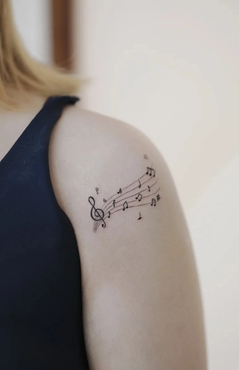 Hình xăm nốt nhạc nữ phong cách Hàn Quốc