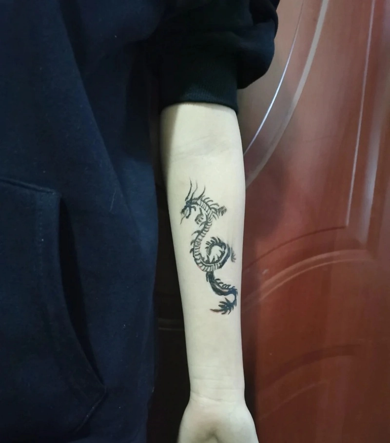 Hình xăm rồng mini phong cách cổ điển