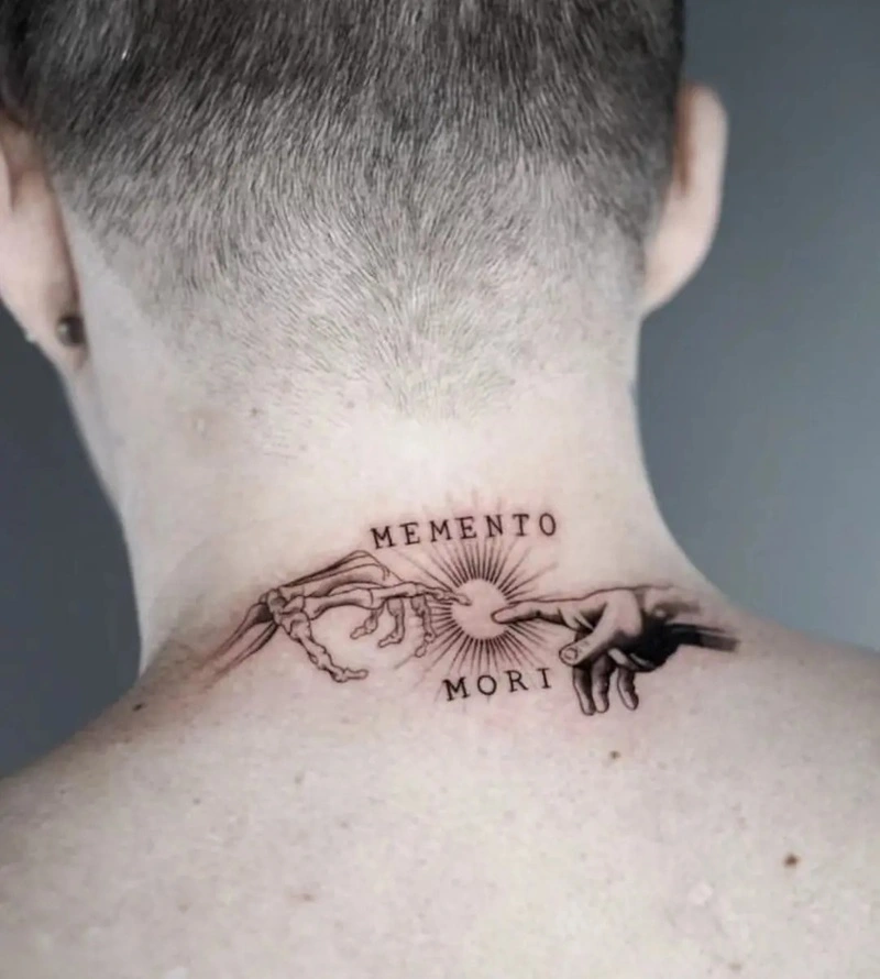 Hình xăm sau gáy phong thủy nhẹ nhàng tinh tế