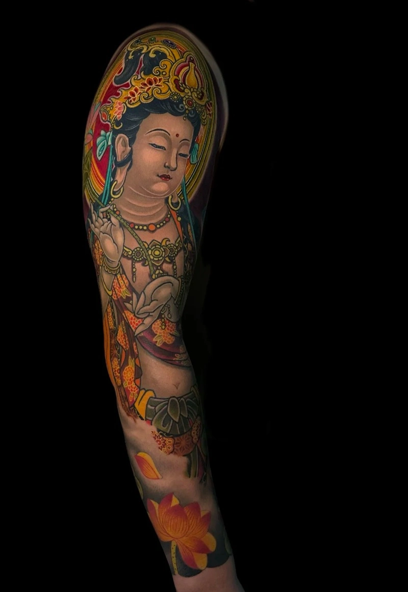 Tattoo Quan Âm Bồ Tát trên cánh tay