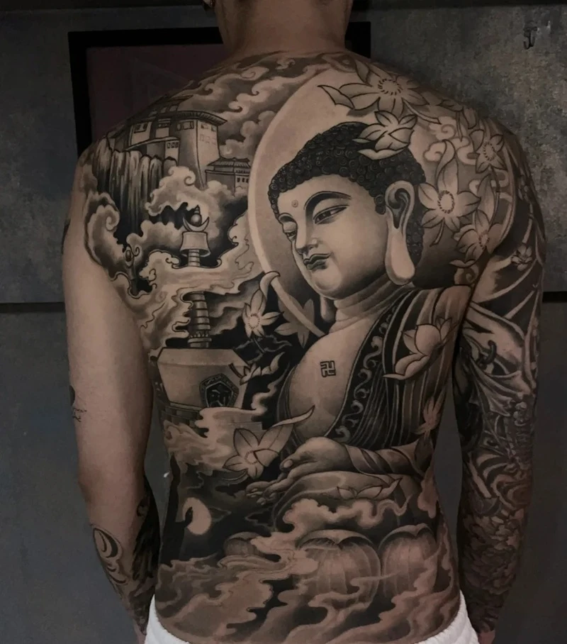 Tattoo Quan Âm Bồ Tát với ánh hào quang