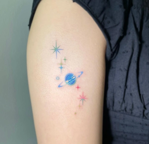 Tattoo bầu trời sao nghệ thuật dành cho nữ