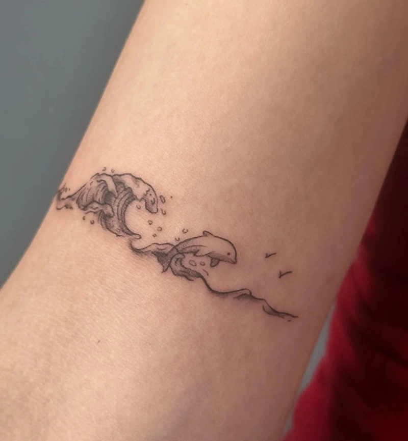 Tattoo biển và sóng nữ mang cảm giác tự do