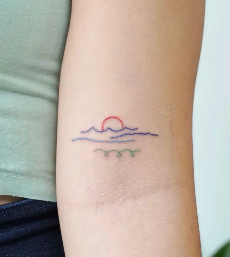 Tattoo biển và sóng nữ nghệ thuật cao