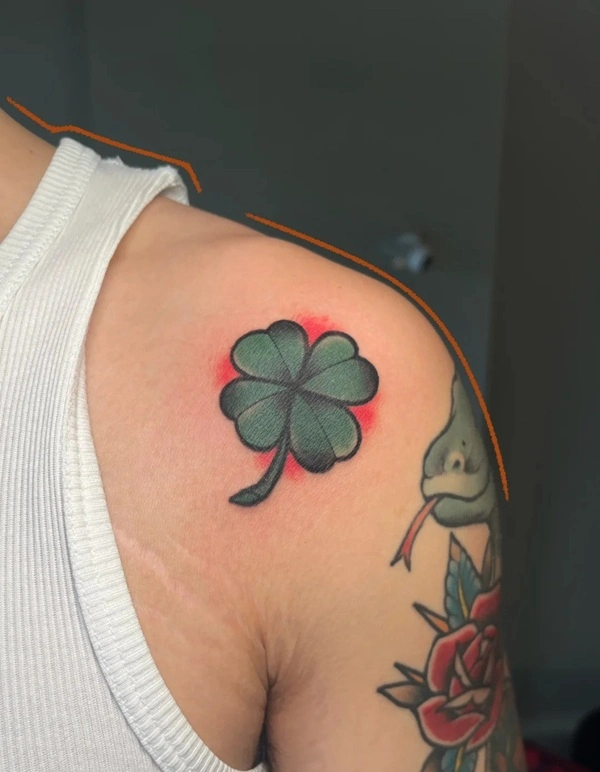 Tattoo biểu tượng may mắn dễ thương