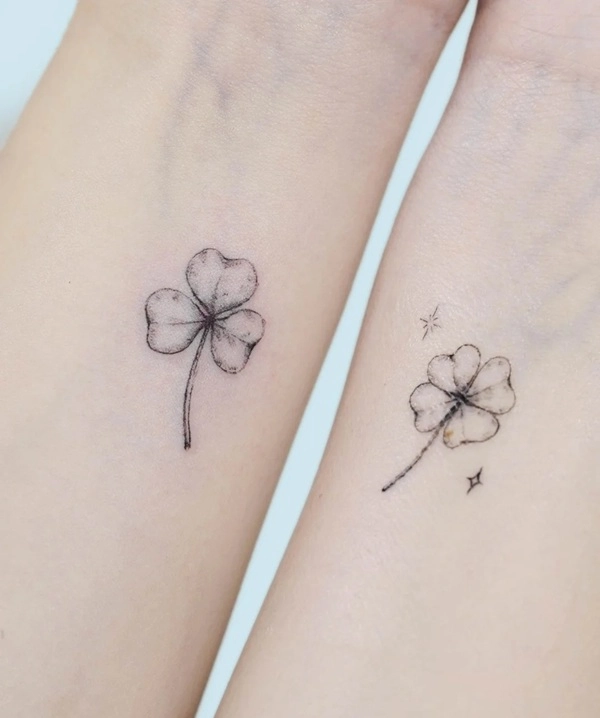 Tattoo biểu tượng may mắn kết hợp hình học