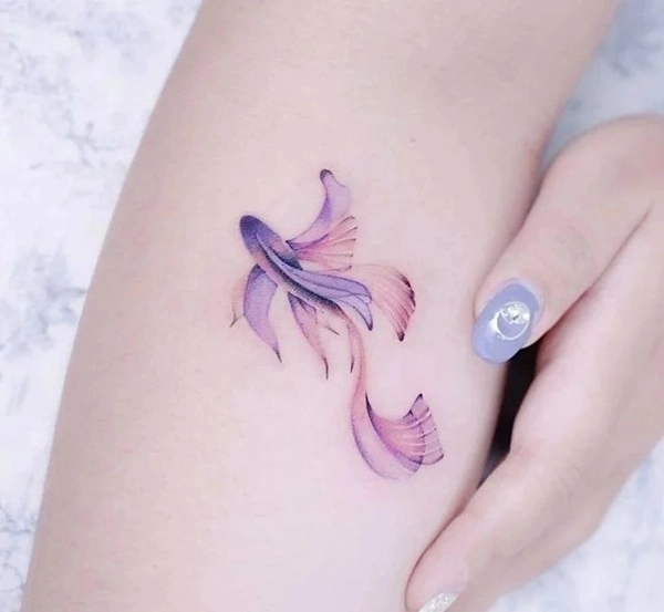 Tattoo cá chép mini phối màu đẹp