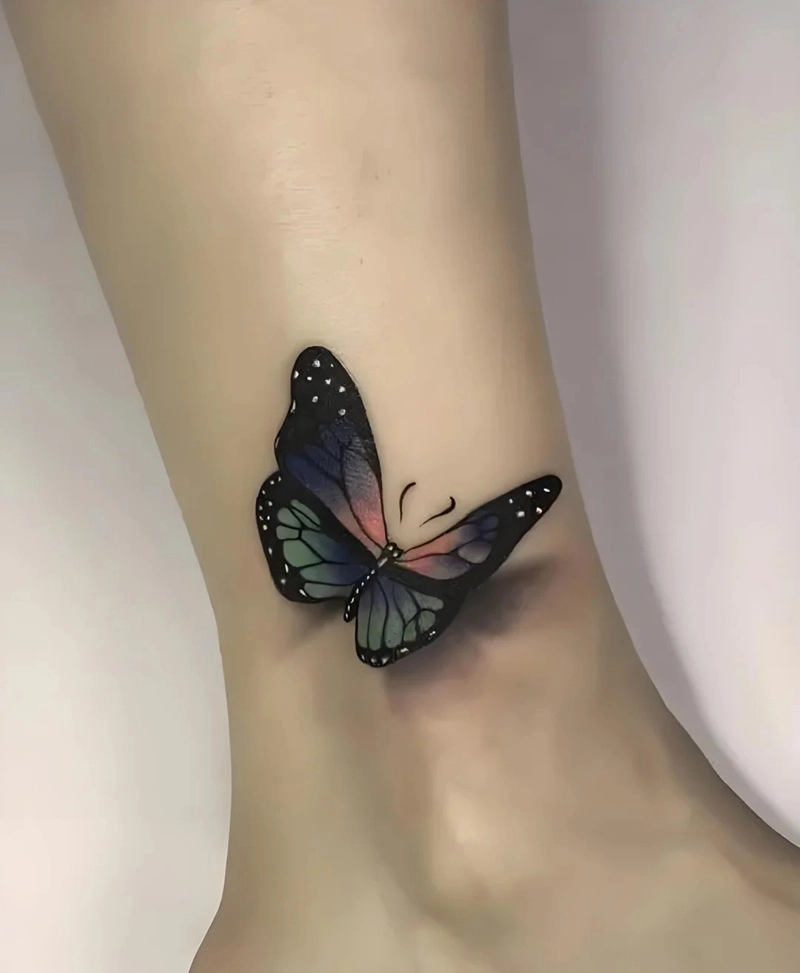 Tattoo chân phong thủy hợp tuổi