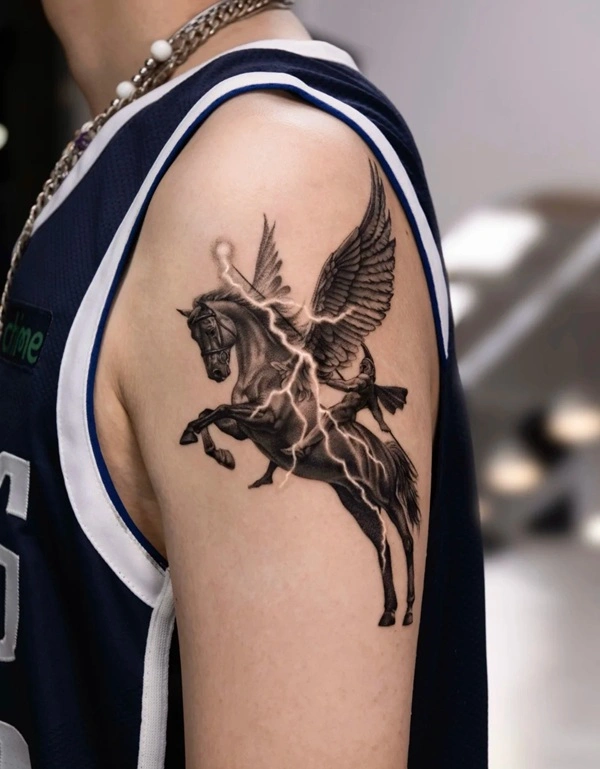 Tattoo chiến mã nam nhẹ nhàng nhưng mạnh mẽ