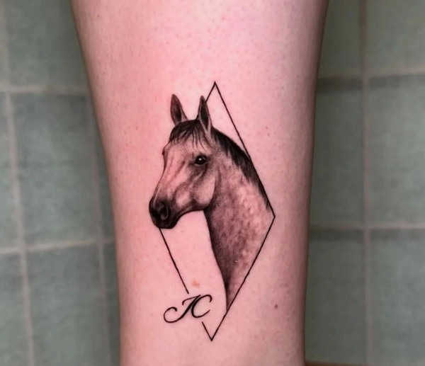 Tattoo chiến mã nam phong cách thần thoại