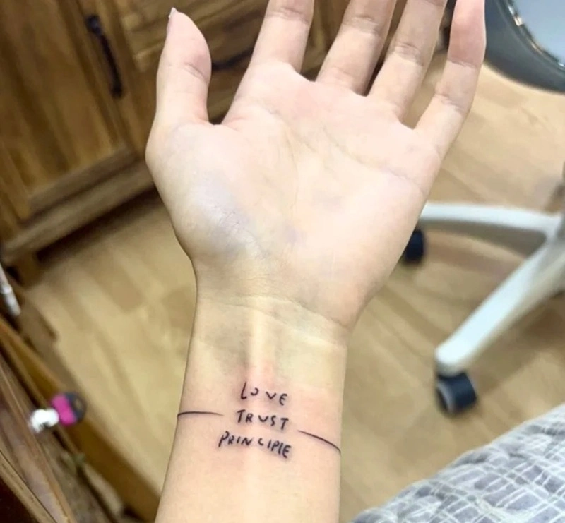 Tattoo cổ tay phong thủy độc đáo đẹp