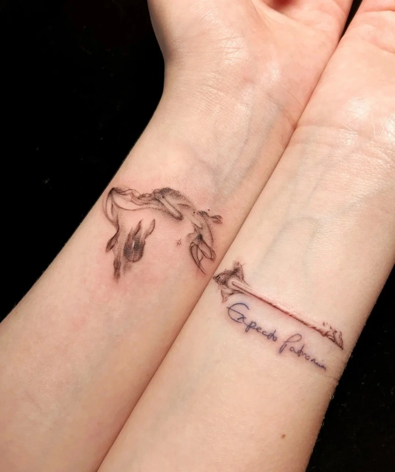 Tattoo cổ tay phong thủy nghệ thuật