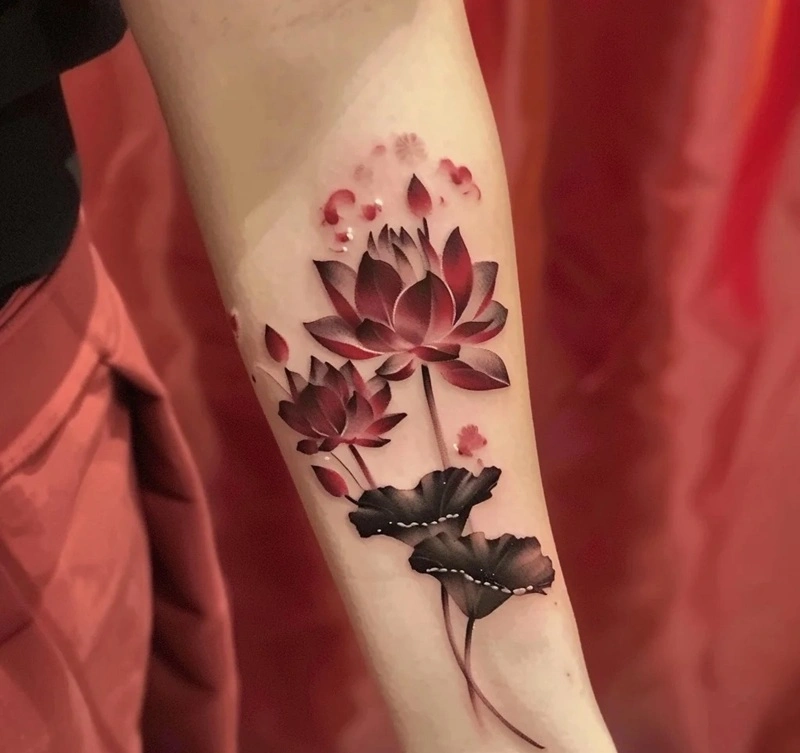 Tattoo cổ tay phong thủy phối màu đẹp