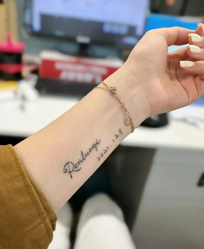 Tattoo cổ tay phong thủy vẽ tay