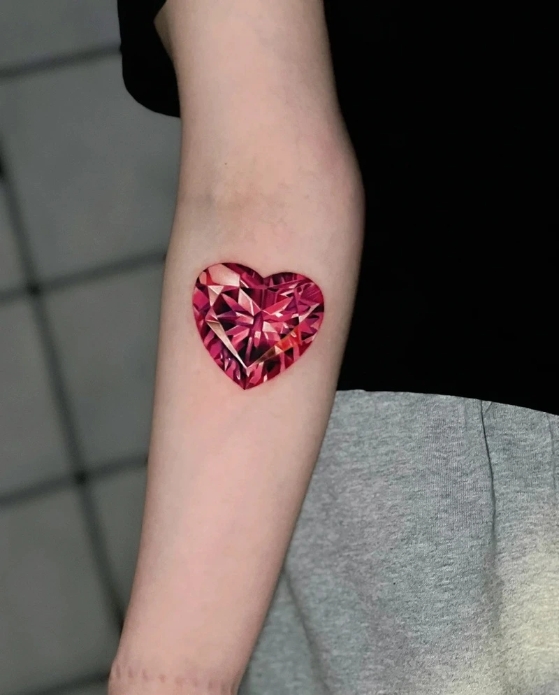 Tattoo diamond nữ nhẹ nhàng quyến rũ