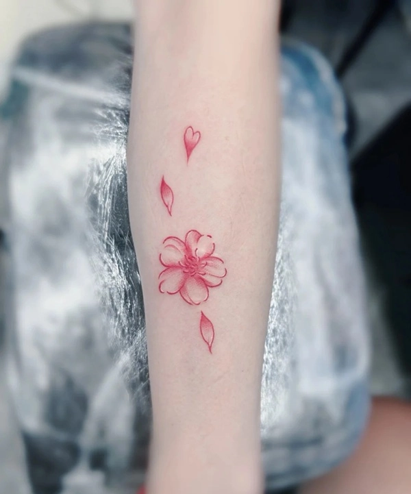 Tattoo hoa anh đào dành cho nữ độc đáo
