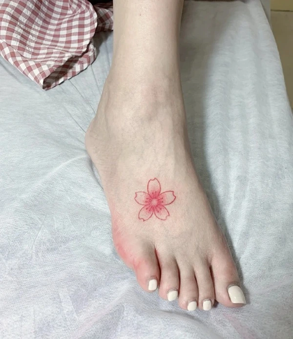 Tattoo hoa anh đào nữ phong cách nhẹ nhàng