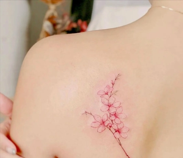 Tattoo hoa anh đào nữ phong cách tối giản tinh tế