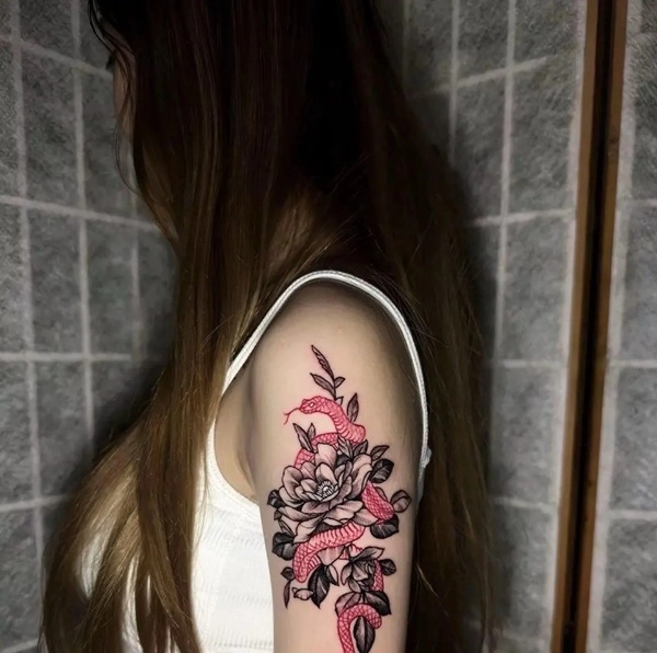 Tattoo hoa lá kết hợp linh vật độc đáo
