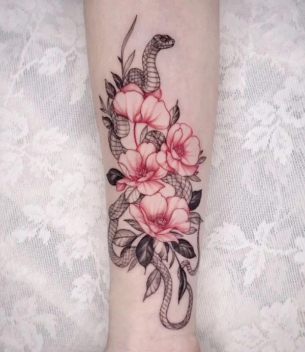 Tattoo hoa lá kết hợp thần thú phong thủy