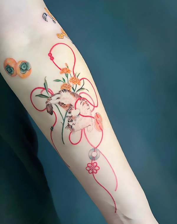 Tattoo hoa lá và linh vật hợp tuổi