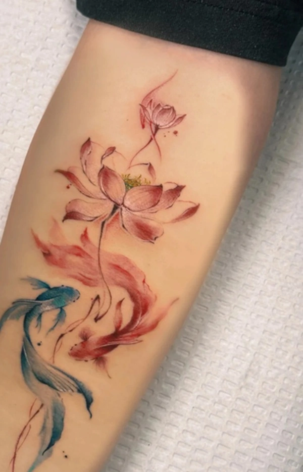 Tattoo hoa lá và linh vật phối màu đẹp