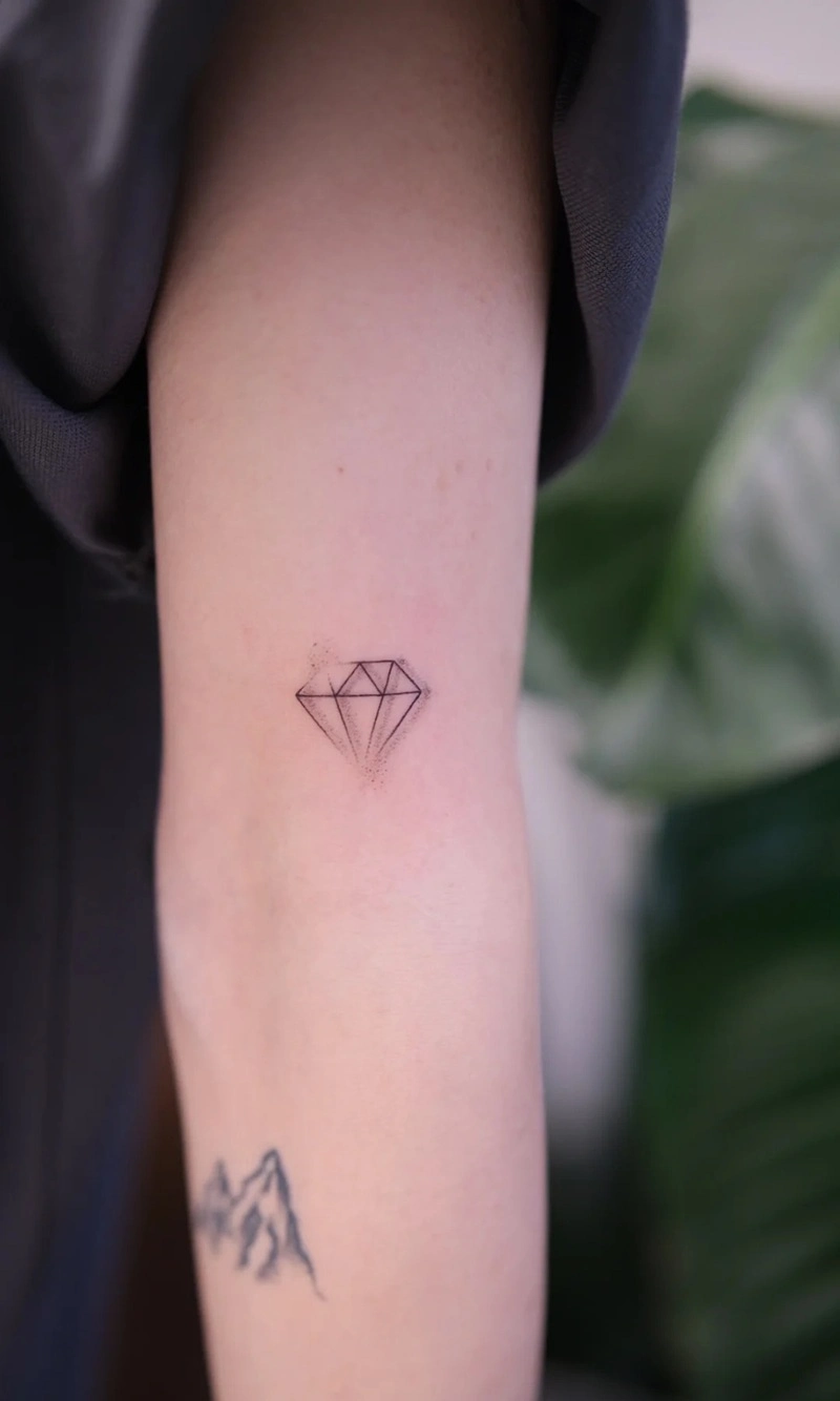 Tattoo kim cương mini cho nữ