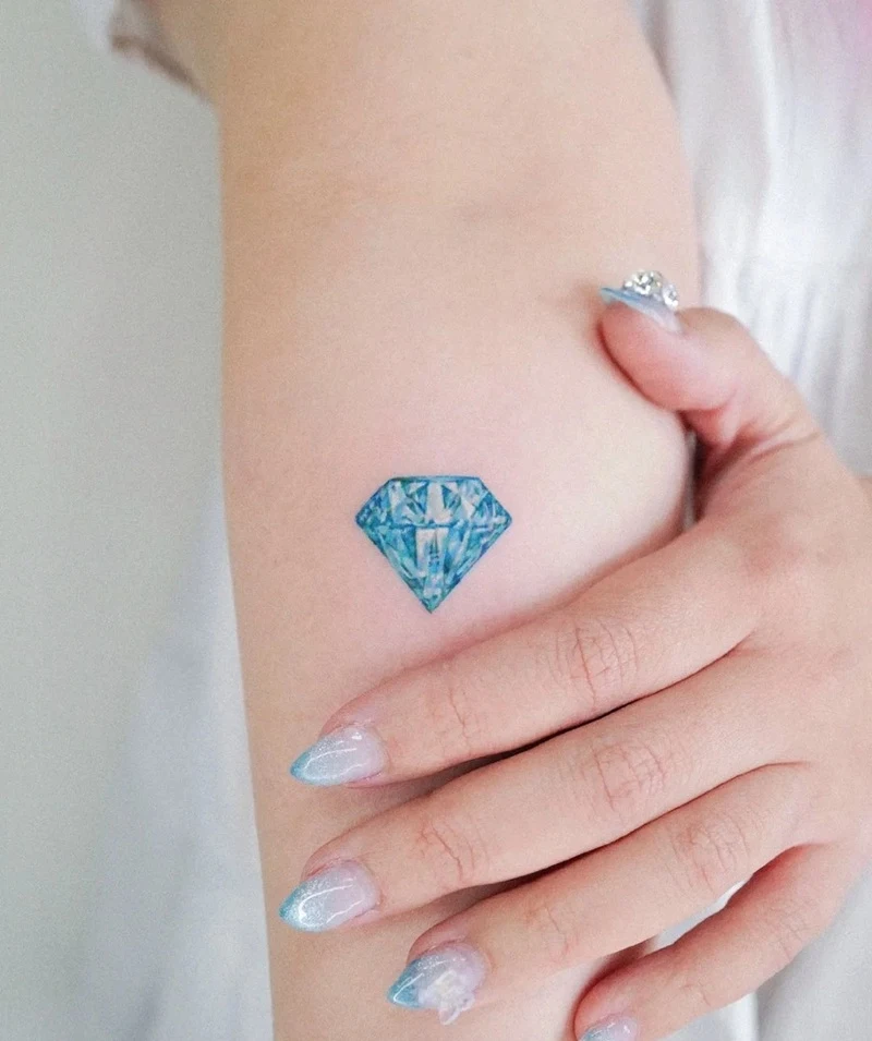 Tattoo kim cương nữ phối màu watercolor