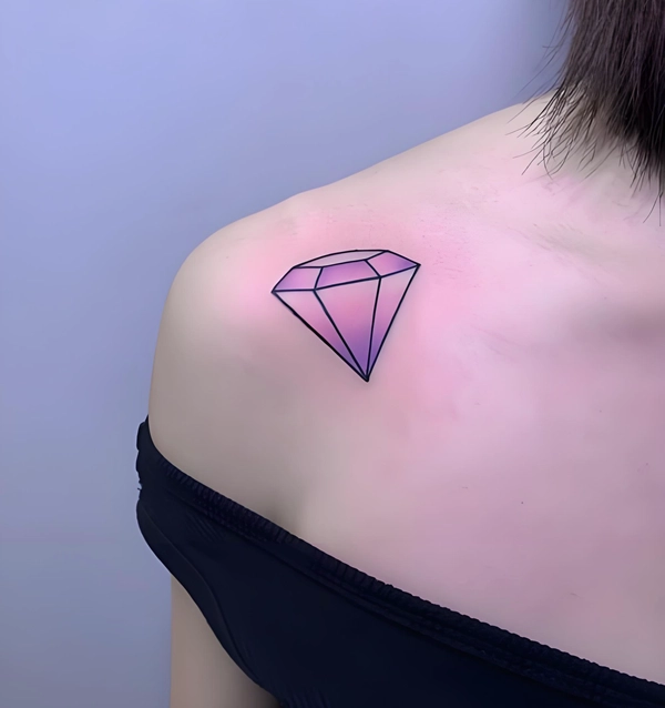 Tattoo kim cương phong thủy cho nữ