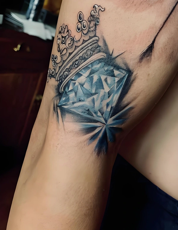 Tattoo kim cương phong thủy thu hút tài lộc