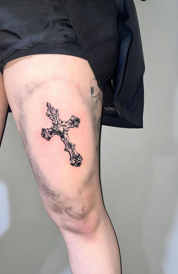 Tattoo ký hiệu nam đường nét sắc gọn