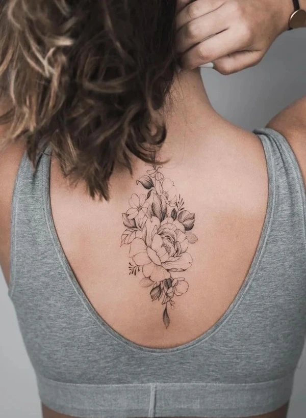 Tattoo lưng phong thủy màu đen mạnh mẽ