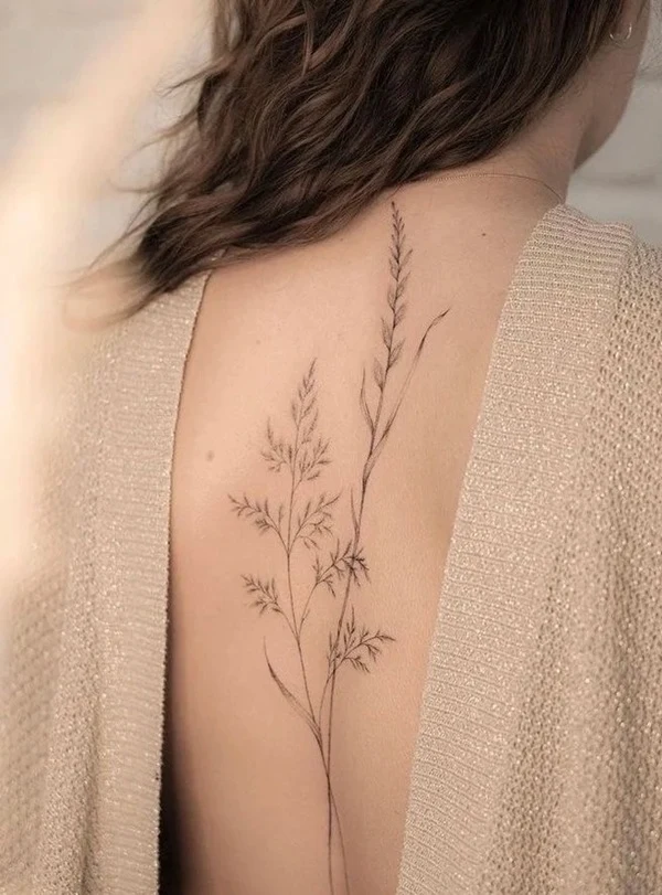 Tattoo lưng phong thủy nhẹ nhàng tinh tế