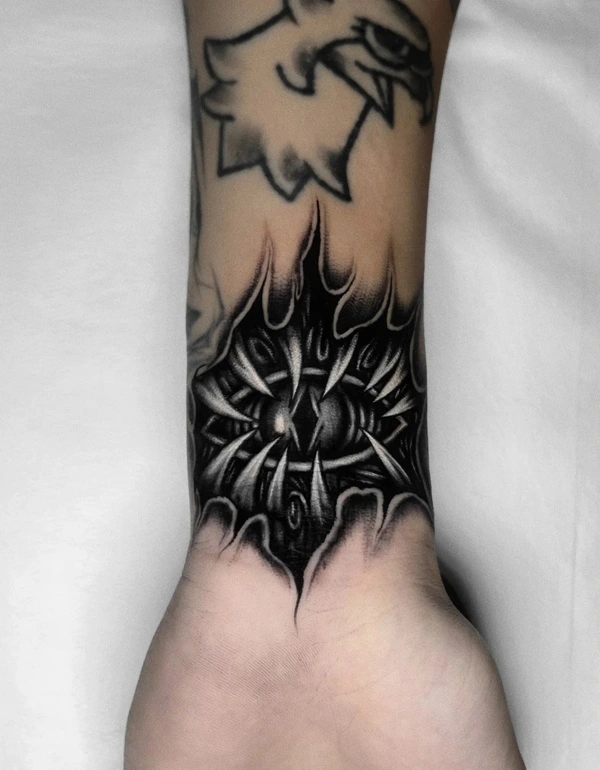 Tattoo mắt thần nữ mang năng lượng tích cực