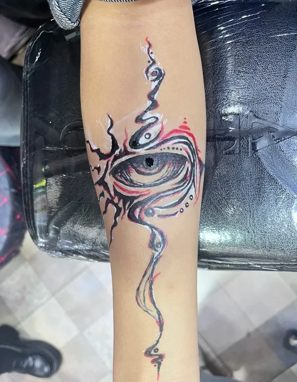 Tattoo mắt thần nữ phối họa tiết đẹp