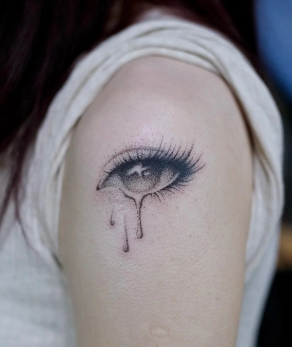 Tattoo mắt thần nữ phong cách cổ đại