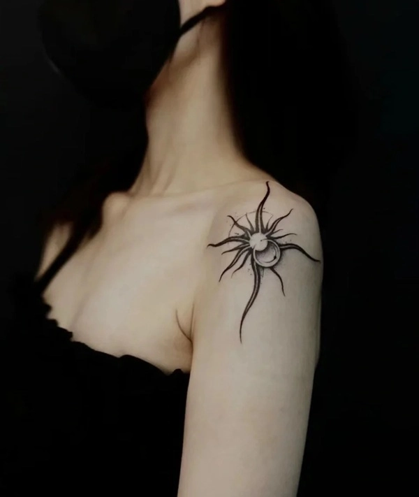 Tattoo mặt trời phong thủy đơn giản mà đẹp