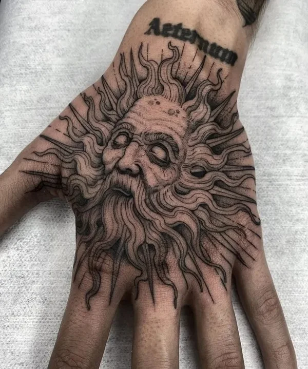 Tattoo mặt trời phong thủy line art