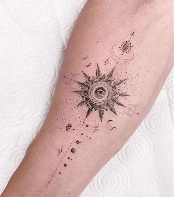 Tattoo mặt trời phong thủy phong cách Nhật