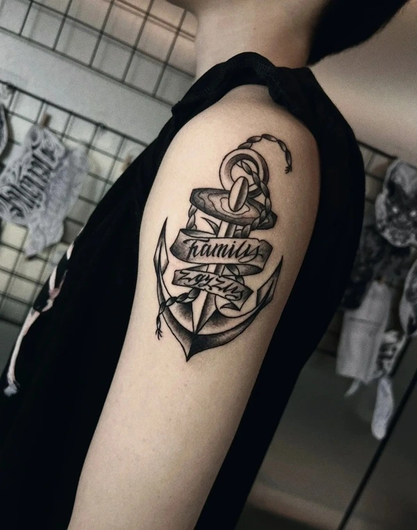 Tattoo mỏ neo nam phong cách biển cả