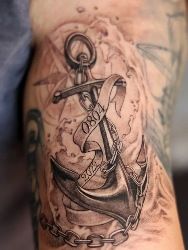 Tattoo mỏ neo nam phong cách tối giản