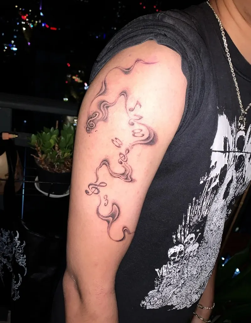 Tattoo nốt nhạc nữ độc lạ sáng tạo